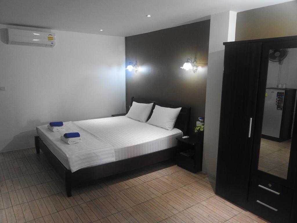 Allstar Guesthouse Karon Exterior photo