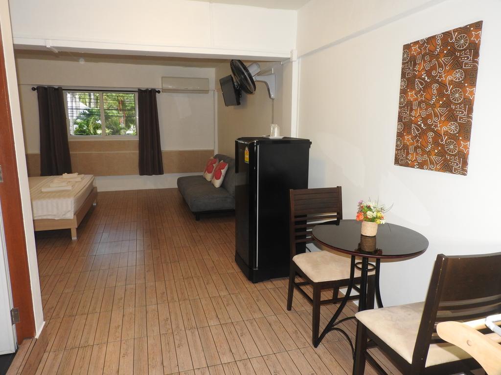 Allstar Guesthouse Karon Exterior photo