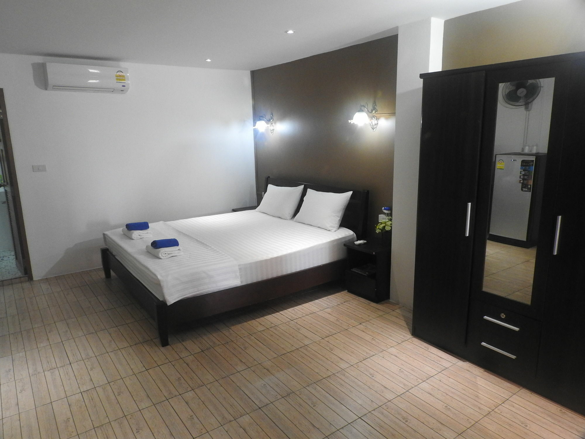Allstar Guesthouse Karon Exterior photo