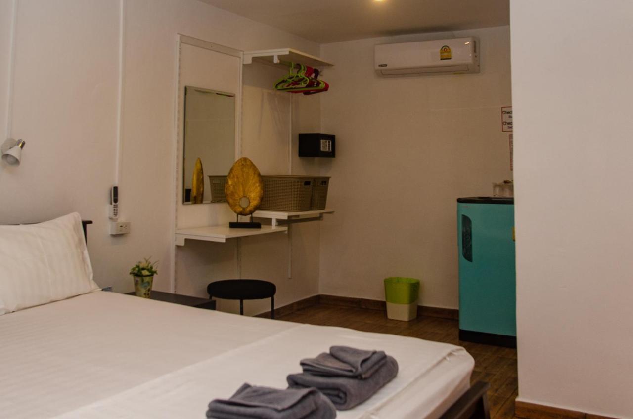 Allstar Guesthouse Karon Exterior photo