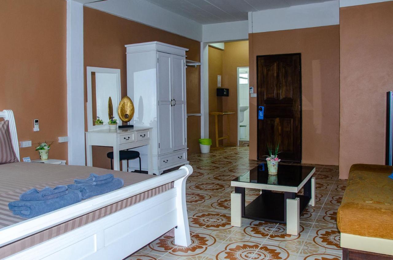 Allstar Guesthouse Karon Exterior photo